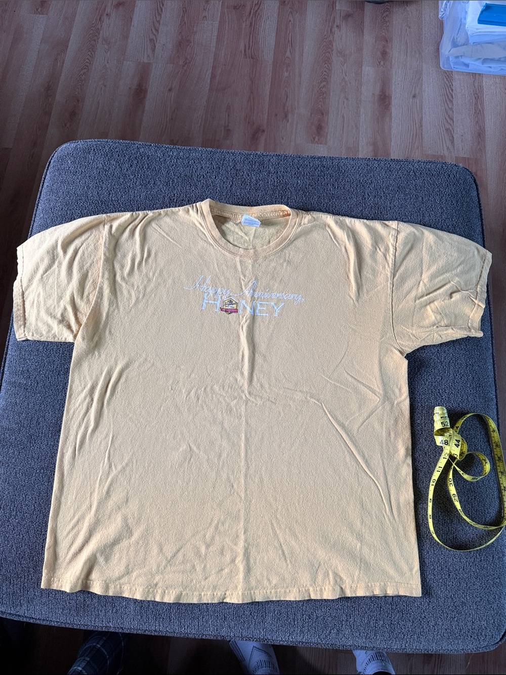 Vtg Leinenkugel's Honey Weiss 15 Anniversary Yellow Graphic Short-Sleeve Tee